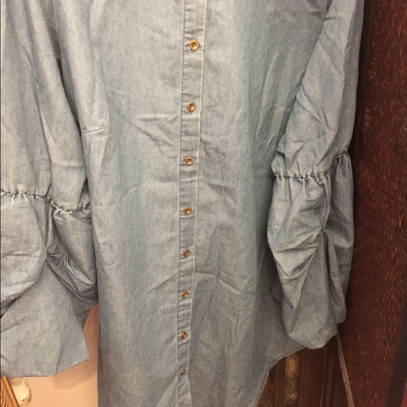 💙💙Denim Button Down Long Shirt💙💙 - Picture 7 of 8